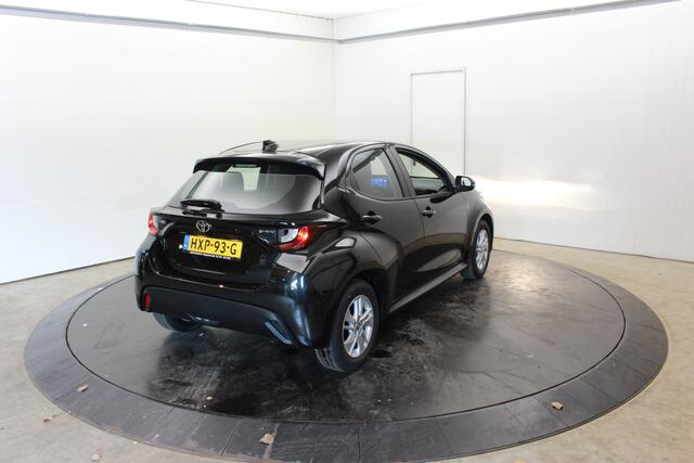 Toyota YARIS 1.5 Hyb Nieuw Rijklaar Camera PDC v+a Stoel/Stuur Verwarming Adaptive Cruise Control
