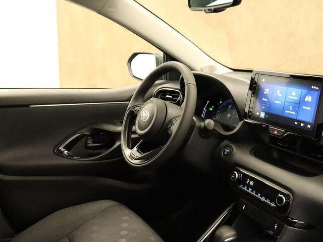 Toyota YARIS 1.5 Hybrid Dynamic ComfortPack DIRECT UITVOORRAAD LEVERBAAR - ADAPTIEVE CRUISE CONTROL - DODEHOEKDETECTIE - APPLE CARPLAY/ANDROID AUTO - CAMERA - CLIMATE CONTROL - KEYLESS ENTRY/START - EXTRA GETINT GLAS - NAVIGATIE - STOELVERWARMING VOORZIJDE - STUURVERW