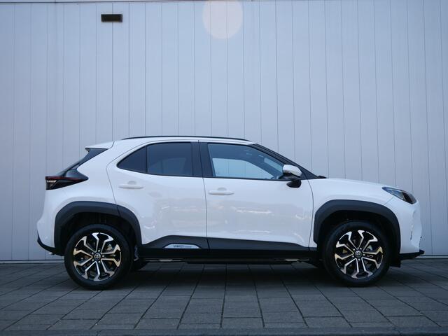Toyota YARIS Cross 1.5 Hybrid 130 Pk Teamplayer Automaat Apple Carplay / DAB / Camera / Stoelverwarming