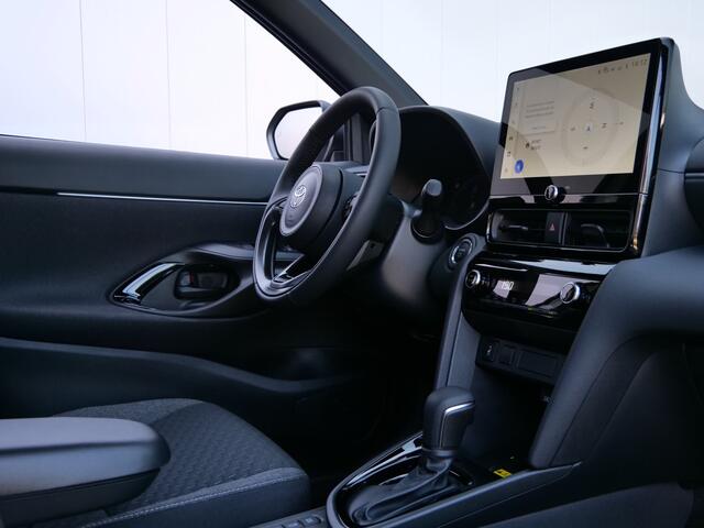 Toyota YARIS Cross 1.5 Hybrid 130 Pk Teamplayer Automaat Apple Carplay / DAB / Camera / Stoelverwarming