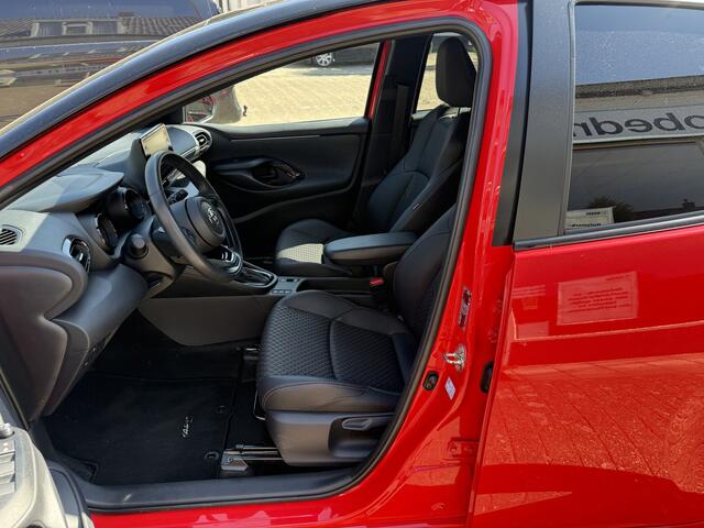 Toyota YARIS 1.5 Hybrid Executive Keyless entry + starten, Telefoonverbinding