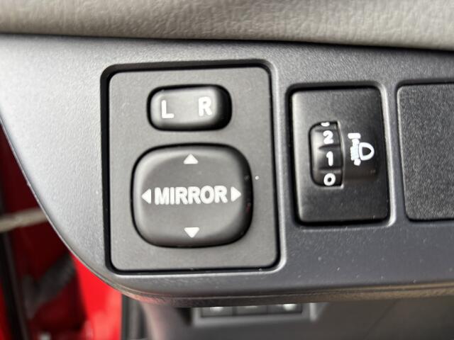 Toyota YARIS 1.0 VVT-i Connect Airco | Achteruitrijcamera | Bluetooth I Apple Carplay I Android Auto I