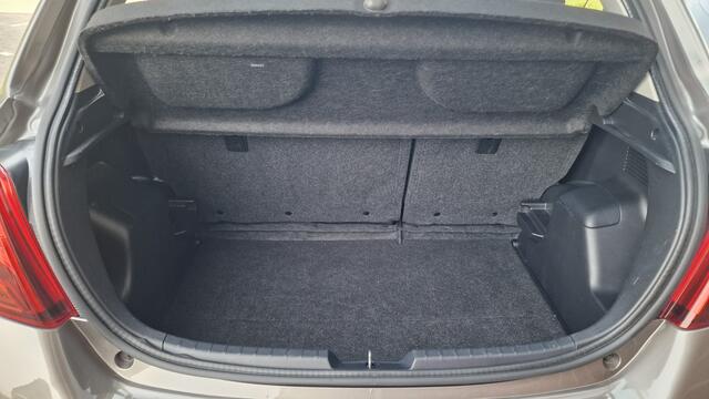 Toyota YARIS 1.5 Hybrid Trend, Navigatie, LM velgen, NL auto!