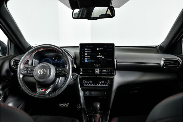 Toyota YARIS Cross 1.5 Hybrid 130 GR Sport (Nieuw model) | Dig.Cockpit | Adapt.Cruise | Stoel+Stuurverw. | Camera | PDC + NAV + App.Connect (Draadloos) | ECC | LM 18" | 2210
