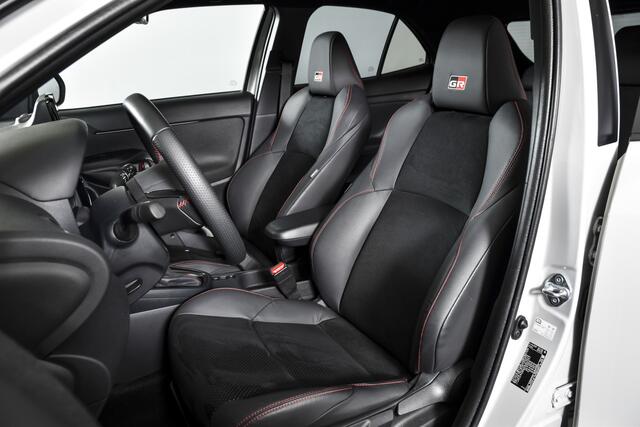 Toyota YARIS Cross 1.5 Hybrid 130 GR Sport (Nieuw model) | Dig.Cockpit | Adapt.Cruise | Stoel+Stuurverw. | Camera | PDC + NAV + App.Connect (Draadloos) | ECC | LM 18" | 2210