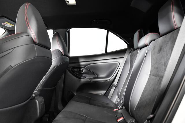 Toyota YARIS Cross 1.5 Hybrid 130 GR Sport (Nieuw model) | Dig.Cockpit | Adapt.Cruise | Stoel+Stuurverw. | Camera | PDC + NAV + App.Connect (Draadloos) | ECC | LM 18" | 2210