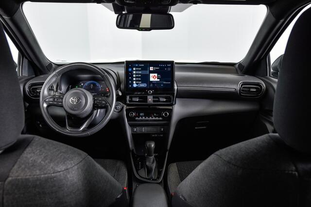 Toyota YARIS Cross 1.5 Hybrid 115 First Edition (Nieuw model) | Dig.Cockpit | Adapt.Cruise | Stoelverwarming | Camera | PDC | App.Connect | Auto.Airco | LM 17" | 8010