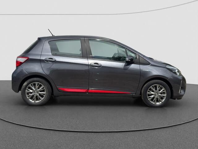 Toyota YARIS 1.5 Hybrid Design Red | Camera | Safety Sense