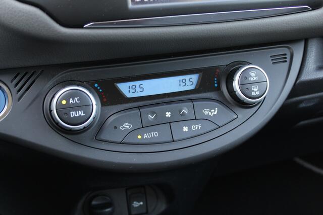 Toyota YARIS 1.5 Hybrid Design Sport | Rijklaar | Trekhaak | All season | Navi | Clima | Cruise | Camera