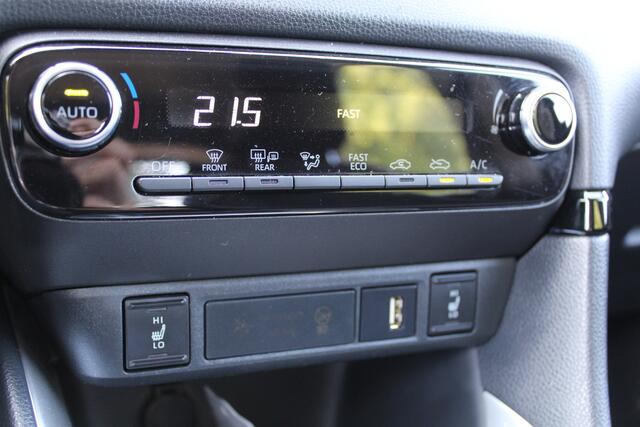 Toyota YARIS 1.5 Hybrid Dynamic | Rijklaar | Stoel/Stuur-verwarming | Keyless | Apple/Android |