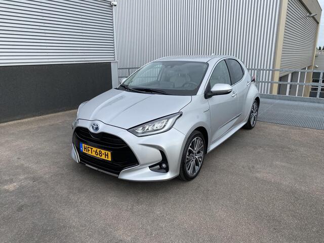 Toyota YARIS 1.5 Hybrid Launch Edition Lederen bekleding, Dodehoekdetectie, HUD, navigatie Apple Carplay/Android Auto, achteruitrij camera, keyless, stoelverwarming, cruise control adaptief