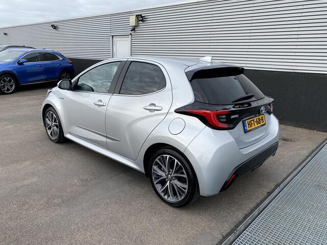 Toyota YARIS 1.5 Hybrid Launch Edition Lederen bekleding, Dodehoekdetectie, HUD, navigatie Apple Carplay/Android Auto, achteruitrij camera, keyless, stoelverwarming, cruise control adaptief