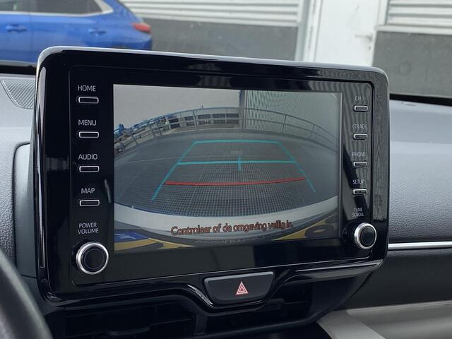 Toyota YARIS 1.5 Hybrid Launch Edition Lederen bekleding, Dodehoekdetectie, HUD, navigatie Apple Carplay/Android Auto, achteruitrij camera, keyless, stoelverwarming, cruise control adaptief