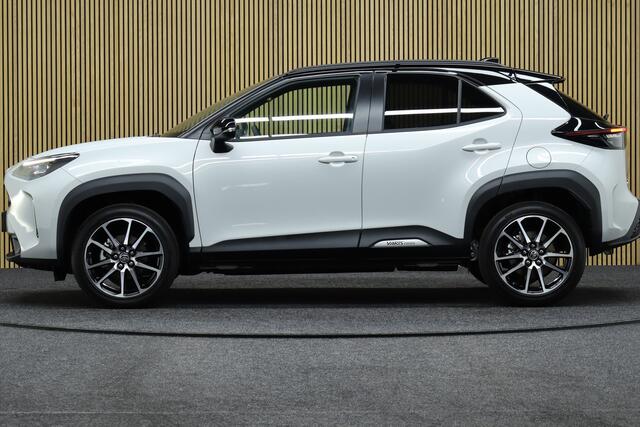 Toyota YARIS Cross 1.5 Hybrid 130 GR Sport Facelift | ¤ 2.000,- voorraad voordeel! | Nieuw uit voorraad leverbaar | JBL Audio | Head-up display | Adaptive-cruise | Safety-pakket
