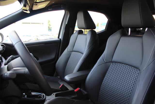 Toyota YARIS 1.5 Hybrid Executive | Rijklaar | HUD | JBL | Stoel/stuur-verwarming | Navi | Camera | Cruise | Clima | PDC | Dodehoek