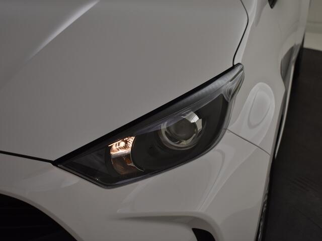 Toyota YARIS 1.5 Hybrid 115 Active | Facelitft | Trekhaak | LM Velgen | Carpl