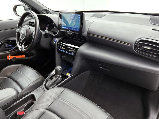 Toyota YARIS Cross 1.5 Hybrid Launch Edition | Stoel + Stuur verwarming | Leder | JBL | Blindspot |