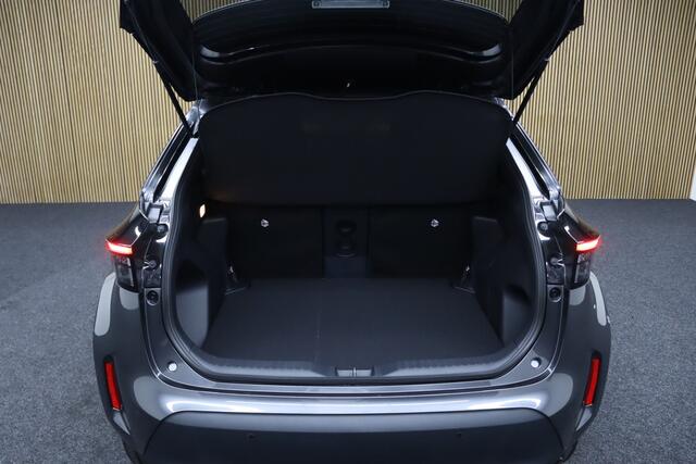 Toyota YARIS Cross 1.5 Hybrid 115 First Edition | Comfort Pack | Dodehoekdetectie | Parkeerhulp | Winterpakket | Adaptive-cruise | Navigatie | Apple Carplay & Android Auto | Camera