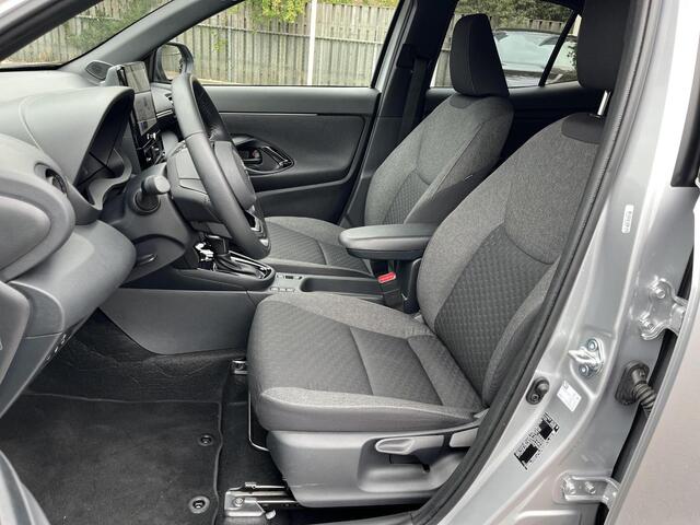 Toyota YARIS Cross 1.5 Hybrid 115 First Edition | Navigatie | Achteruitrijcamera | Stuurverwarming | Stoelverwarming
