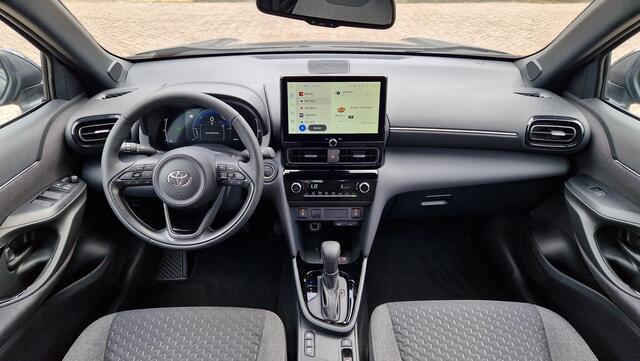 Toyota YARIS Cross 1.5 Hybrid 130 Dynamic incl Toyota Safety Sense Pack !!