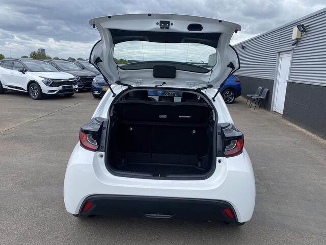 Toyota YARIS 1.5 Hybrid Active Apple CarPlay/Android Auto navigatie, achteruitrij camera, Adaptieve cruise control,