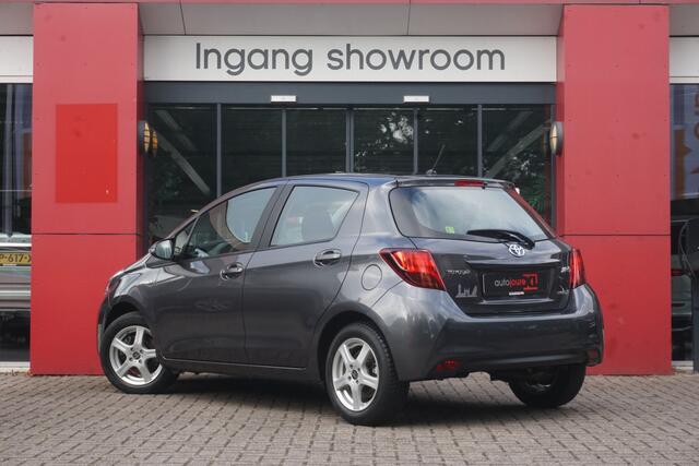 Toyota YARIS 1.5 Hybrid Aspiration | Automaat | Rijklaar | PDC | Airco | Radio | 15'' LM |