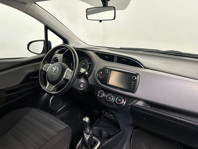 Toyota YARIS 1.0 VVT-i Aspiration. Navi. Airco!