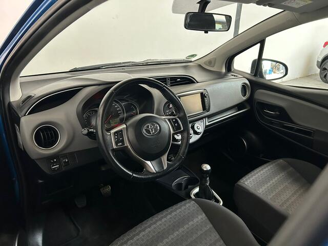 Toyota YARIS 1.0 VVT-i Aspiration. Navi. Airco!