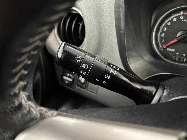 Toyota YARIS 1.0 VVT-i Aspiration. Navi. Airco!