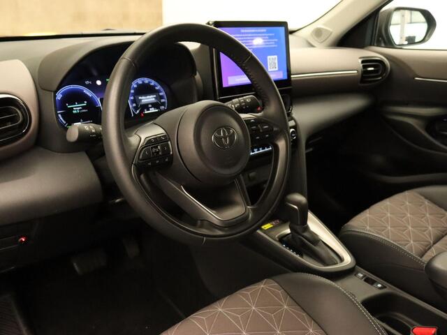 Toyota YARIS Cross 1.5 Hybrid 130 Executive - ORIGINEEL NEDERLANDSE AUTO - PARKEERSENSOREN VOOR EN ACHTER - STOELVERWARMING - ADAPTIVE CRUISE CONTROL - NAVIGATIE - APPLE CARPLAY/ANDROID AUTO - KEYLESS ENTRY & START