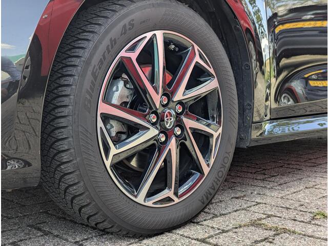 Toyota YARIS 1.5 Hybrid Dynamic | Afn. trekhaak | Camera | All-season | Adap. Cruise | Keyless | DAB