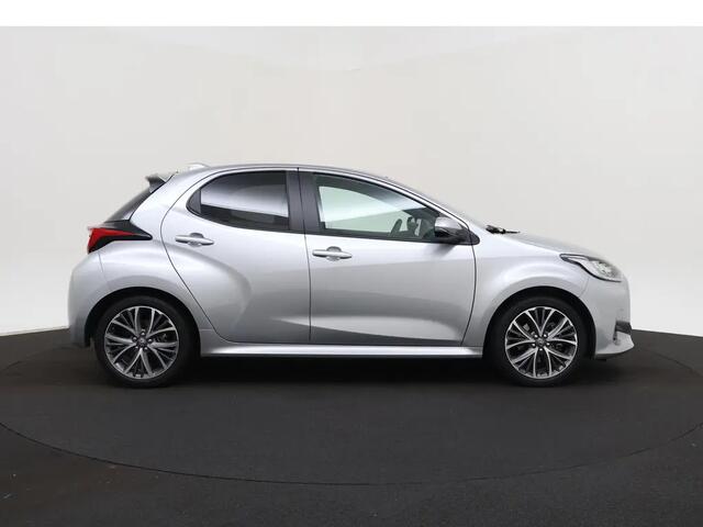 Toyota YARIS 1.5 Hybrid 130 Launch Edition Executive Pano 11-2024 16.675 KM