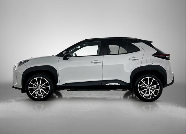 Toyota YARIS Cross 1.5 Hybrid GR Sport 130 PK | Stoel + Stuurverwarming | Blindspot | PDC voor en achter | Navigatie |