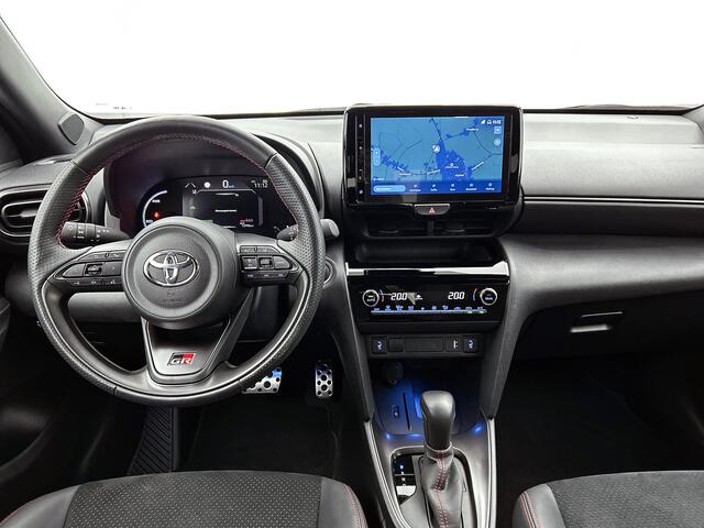 Toyota YARIS Cross 1.5 Hybrid GR Sport 130 PK | Stoel + Stuurverwarming | Blindspot | PDC voor en achter | Navigatie |