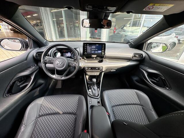 Toyota YARIS 1.5 Hybrid Launch Edition Bi Tone