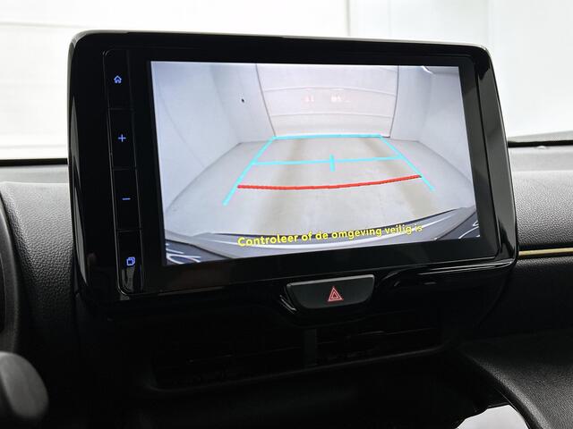 Toyota YARIS Cross 1.5 Hybrid Adventure AWD | Navigatie | Parkeersensoren voor+achter | Stoelverwarming |