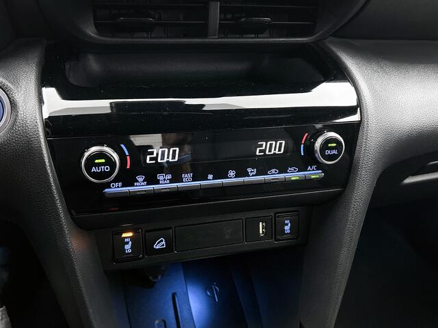 Toyota YARIS Cross 1.5 Hybrid Adventure AWD | Navigatie | Parkeersensoren voor+achter | Stoelverwarming |