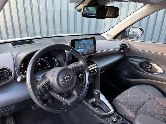 Toyota YARIS Cross 1.5 Hybrid Executive Bi-Tone | Head Up | BSM | Camera | Navi | Stoelverw. | Keyless | Prijs Rijklaar!!