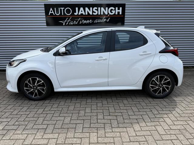 Toyota YARIS 1.5 Hybrid Dynamic 19.530KM!! | Automaat | Camera | Stoelverwarming | Navi | Clima | LM Velgen RIJKLAARPRIJS INCL 12 MAANDEN GARANTIE EN BEURT