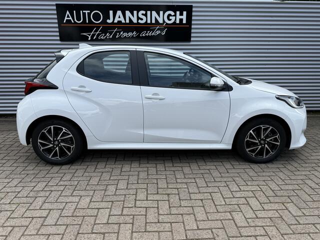 Toyota YARIS 1.5 Hybrid Dynamic 19.530KM!! | Automaat | Camera | Stoelverwarming | Navi | Clima | LM Velgen RIJKLAARPRIJS INCL 12 MAANDEN GARANTIE EN BEURT