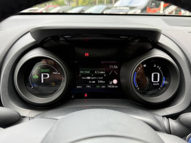 Toyota YARIS 1.5 Hybrid Dynamic 19.530KM!! | Automaat | Camera | Stoelverwarming | Navi | Clima | LM Velgen RIJKLAARPRIJS INCL 12 MAANDEN GARANTIE EN BEURT