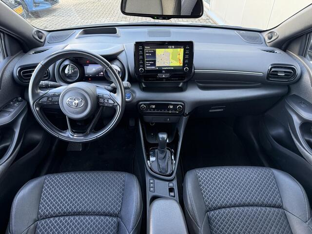 Toyota YARIS 1.5 Hybrid Executive **DODEHOEK DETECTIE/ HEAD-UP DISLPAY/ KEYLESS/ JBL AUDIO/ 36 MAANDEN GARANTIE**