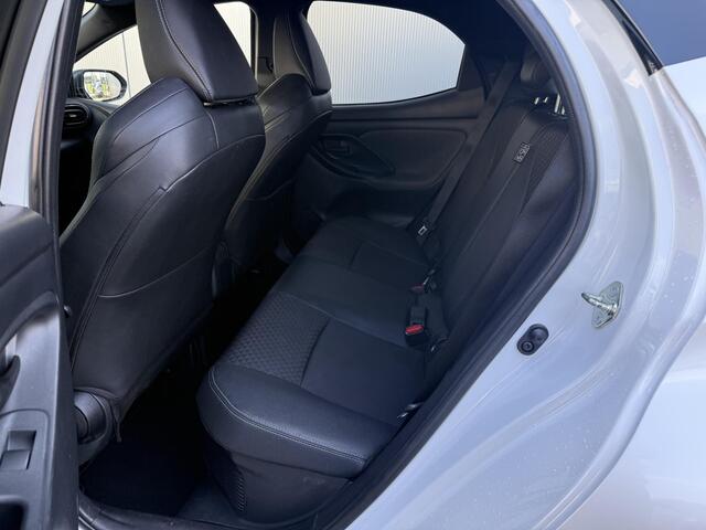 Toyota YARIS 1.5 Hybrid Executive **DODEHOEK DETECTIE/ HEAD-UP DISLPAY/ KEYLESS/ JBL AUDIO/ 36 MAANDEN GARANTIE**