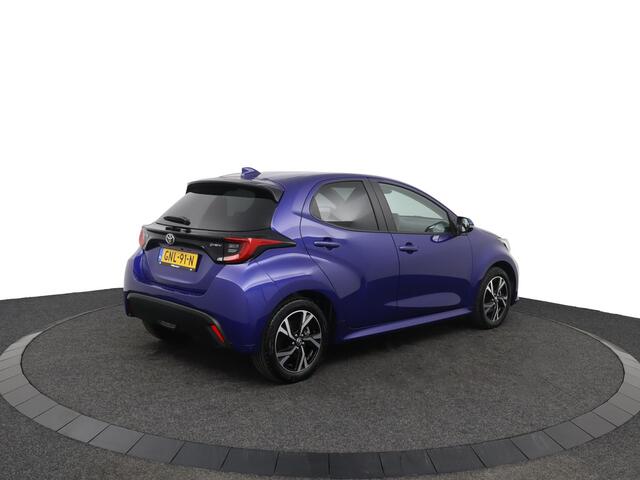 Toyota YARIS 1.5 Hybrid 115 First Edition | Keyless start en entry | Parkeercamera | Privacy glass |