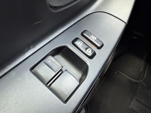 Toyota YARIS 1.3 VVT-i | Navigatie | Trekhaak | Metallic lak