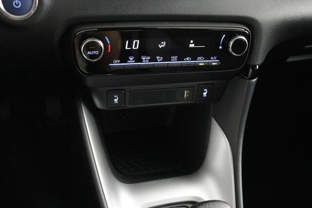 Toyota YARIS 1.5 Hybrid 115 First Edition | Apple Carplay/Android Auto | keyless entry |