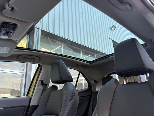 Toyota YARIS Yaris Cross 1.5 115 Hybrid Executive | Panoramadak | HUD |