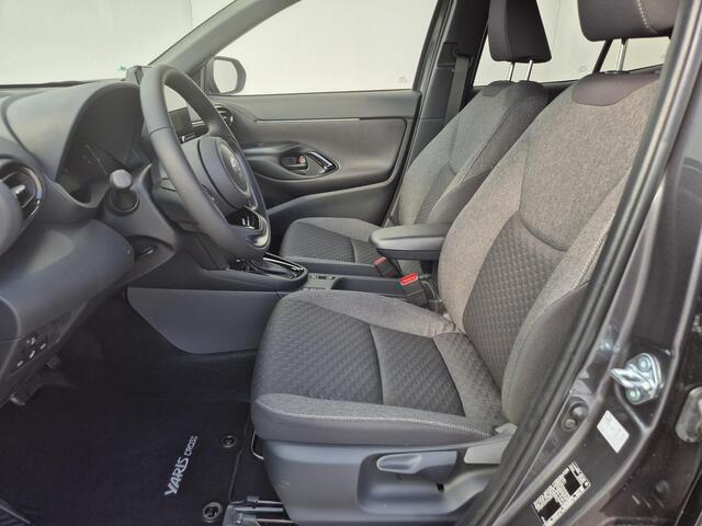 Toyota YARIS Cross 1.5 Hybrid 130 TeamPlayer Dynamic / tot 10 jaar Garantie / Winter Pakket / Safety Pakket / Adaptief CC / Stuur-, Stoel en voorruitverwarming / Draadloze telefoon lader / Apple Carplay Android Auto / Achteruitrijcamera /