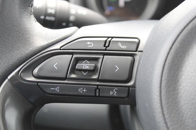 Toyota YARIS Cross 1.5 Hybrid Active Apple carplay/ android auto l All weather banden | Armsteun | Elektrisch inklapbare buitenspiegels | Climate control | Achteruitrijcamera | Verwarmbare spiegel VDL auto