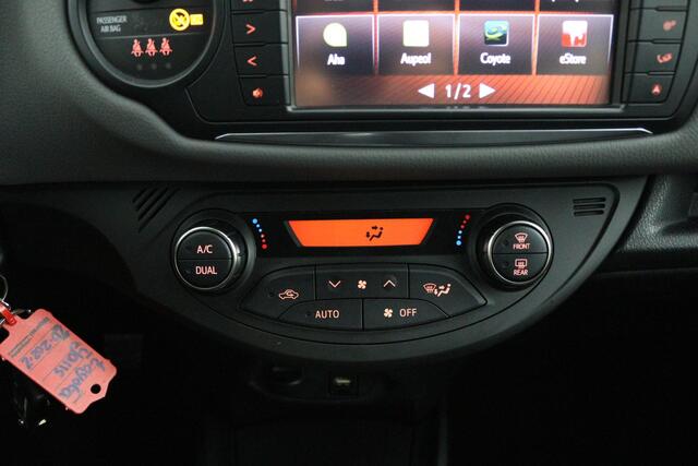 Toyota YARIS 1.3 VVT-i Dynamic | Cruise control | Trekhaak | Lichtmetalen velgen |